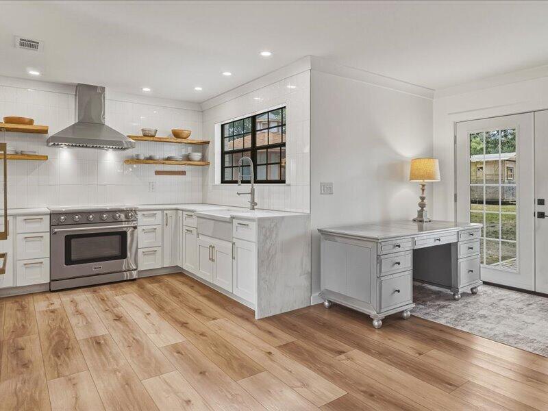 Image 2: 13-20260609 1918 Vizcaya Dr 041