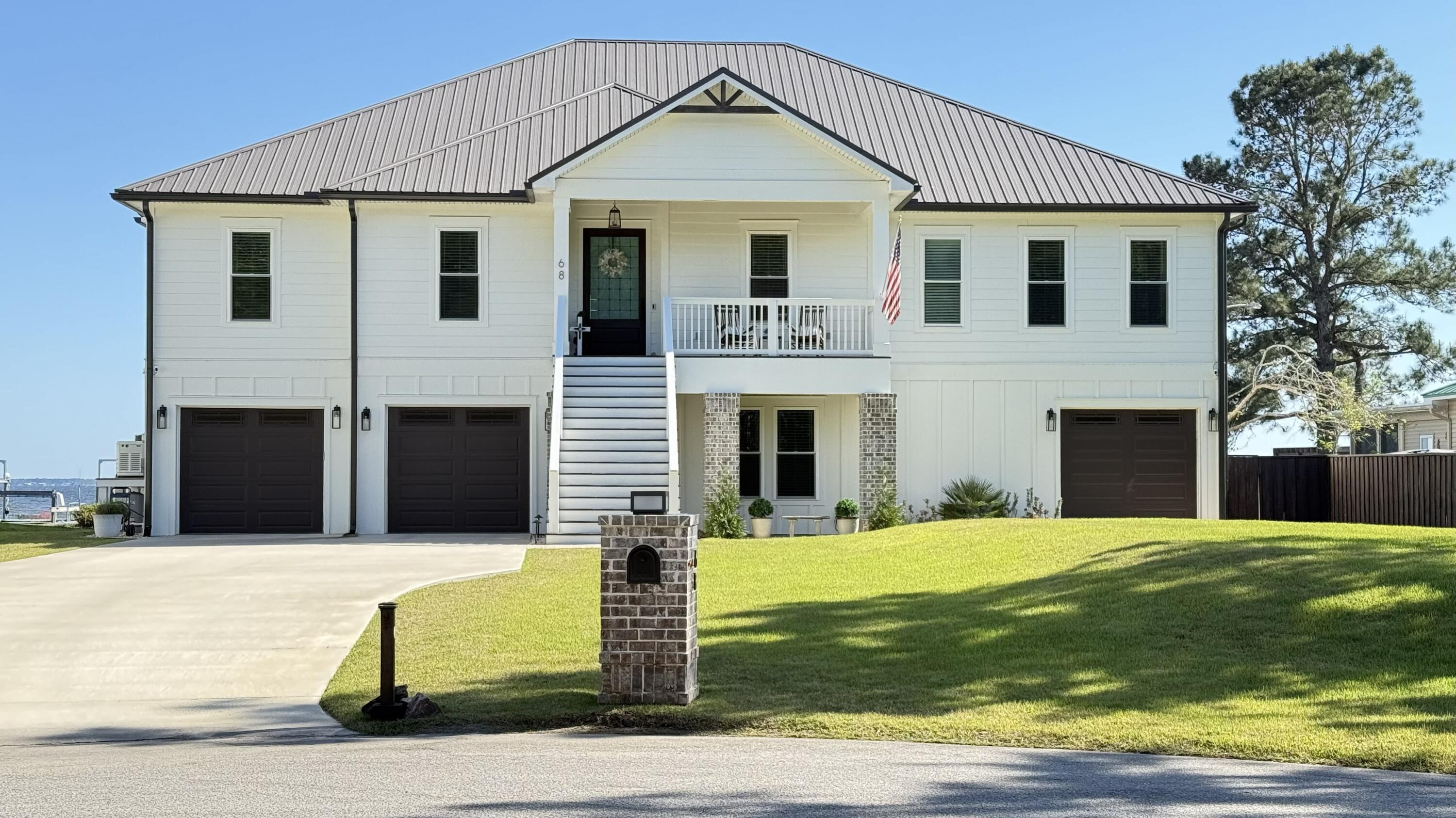 Image 1: 68 Dolphin Place