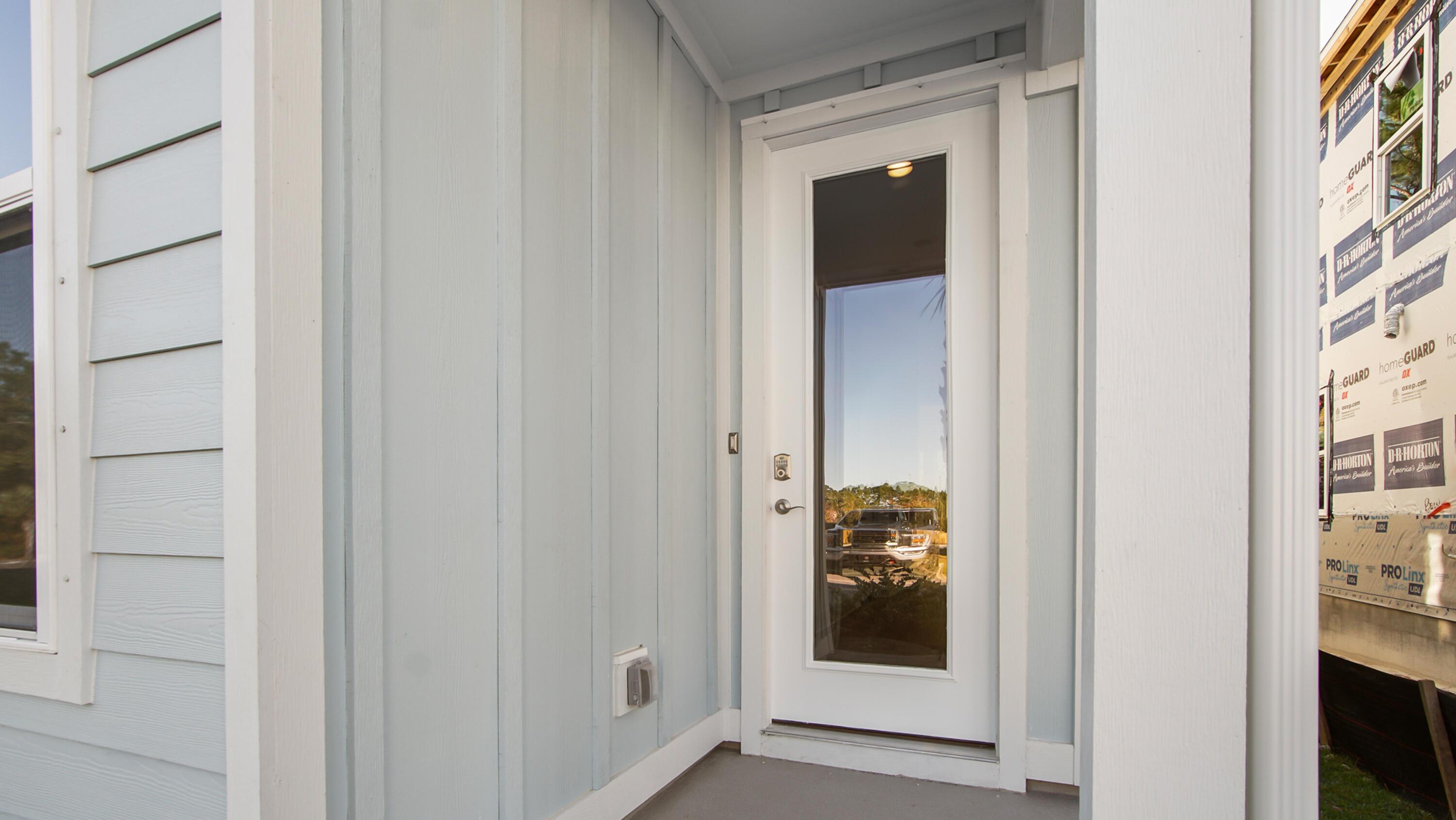 Image 2: 33_Ashwood_Ava_02_Entrance
