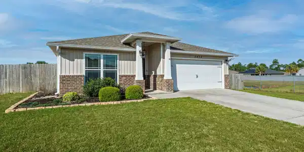 2423 Spur Lane