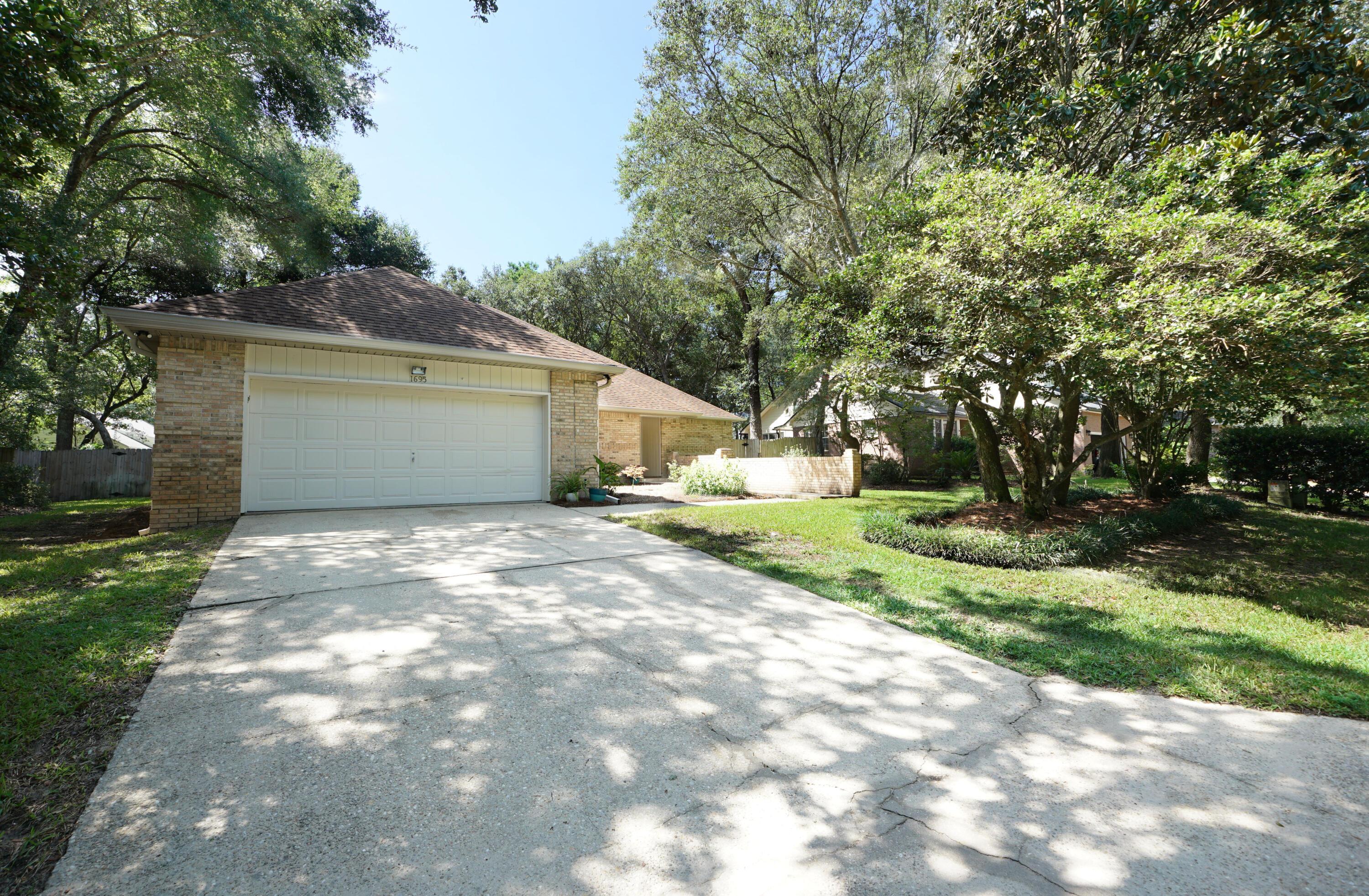 Image 2: 1695ParksideFrt4