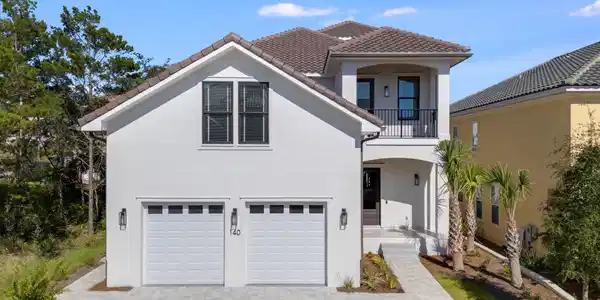 140 La Valencia Circle Circle