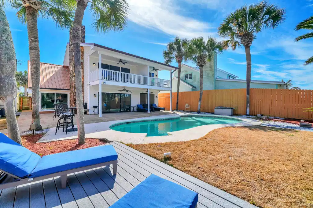 Image 1: 8120 S Lagoon Dr