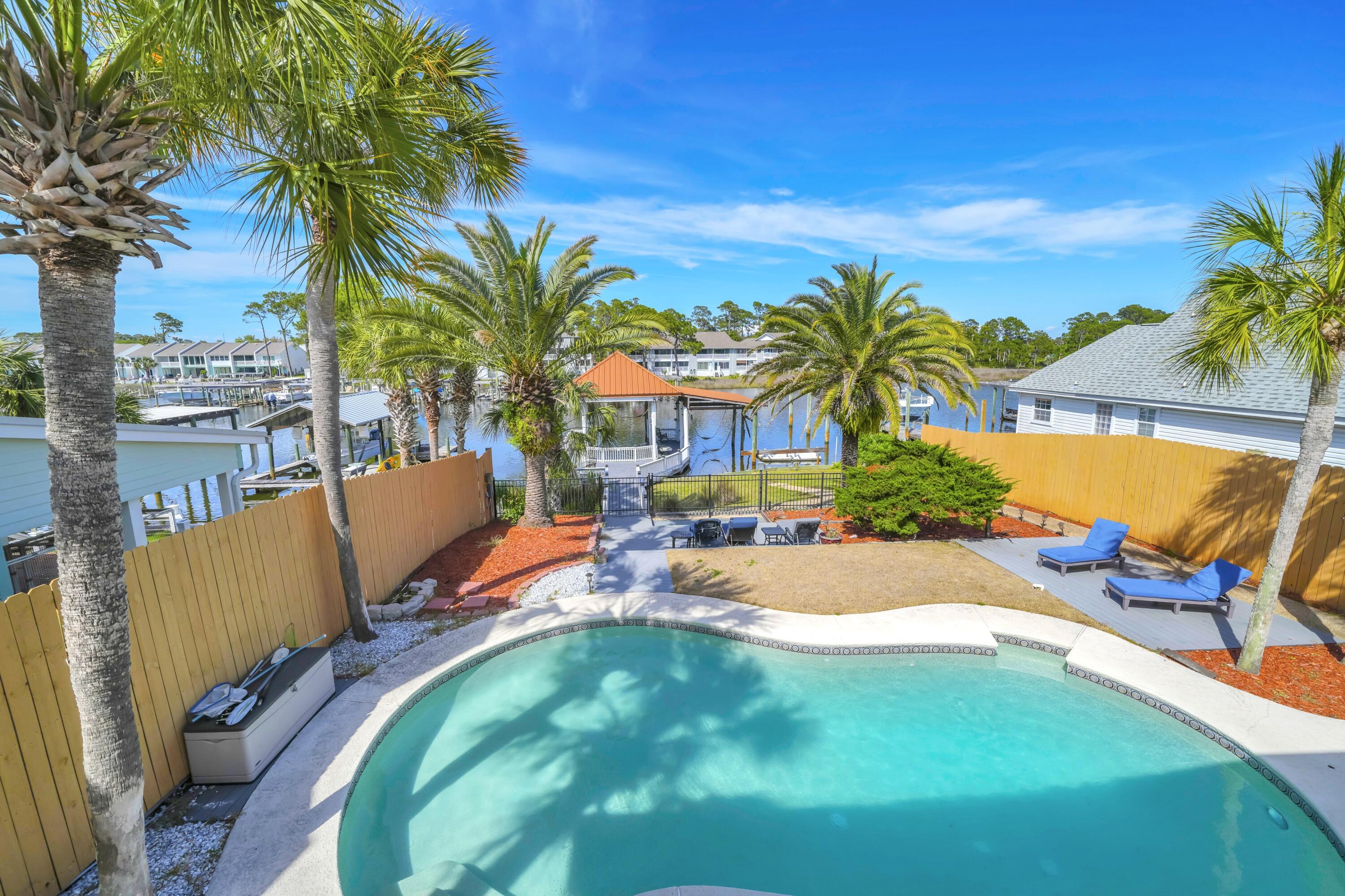 Image 2: 8120 S Lagoon Dr