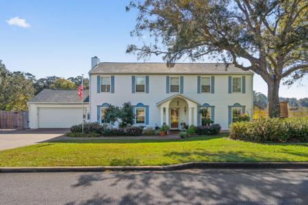 302 Curacao Way