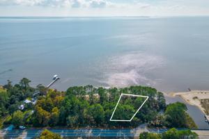 Lot 3 W State Highway 20