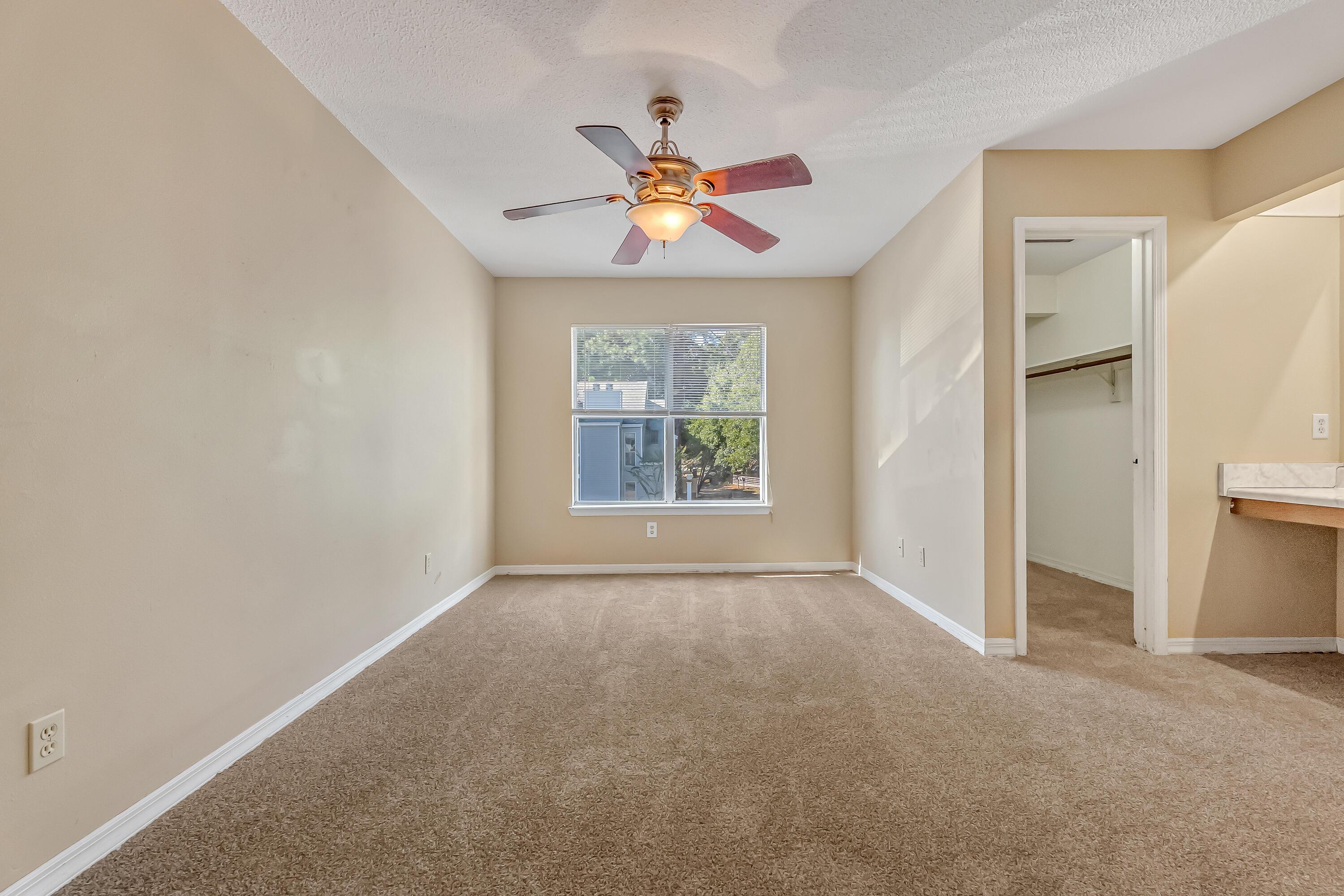 Image 4: bedroom