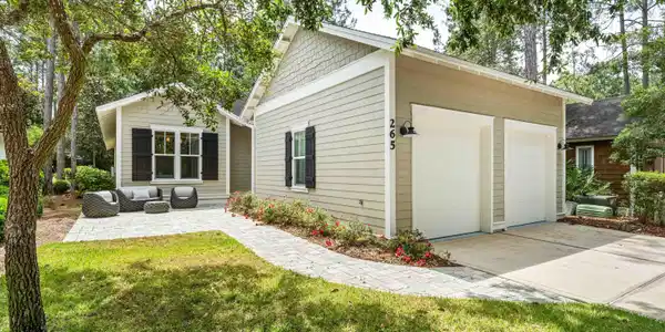 Image 4: 265 Artesian Way