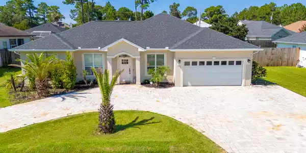 1009 Forest Shore Drive