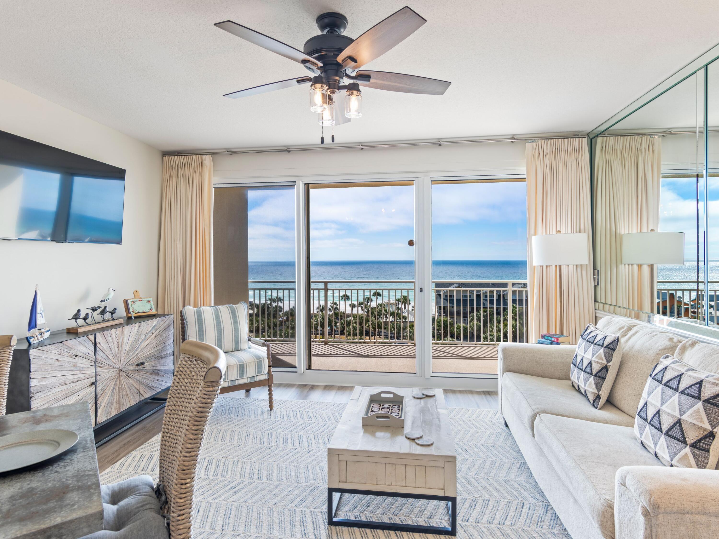 Image 3: Gorgeous updated condo!