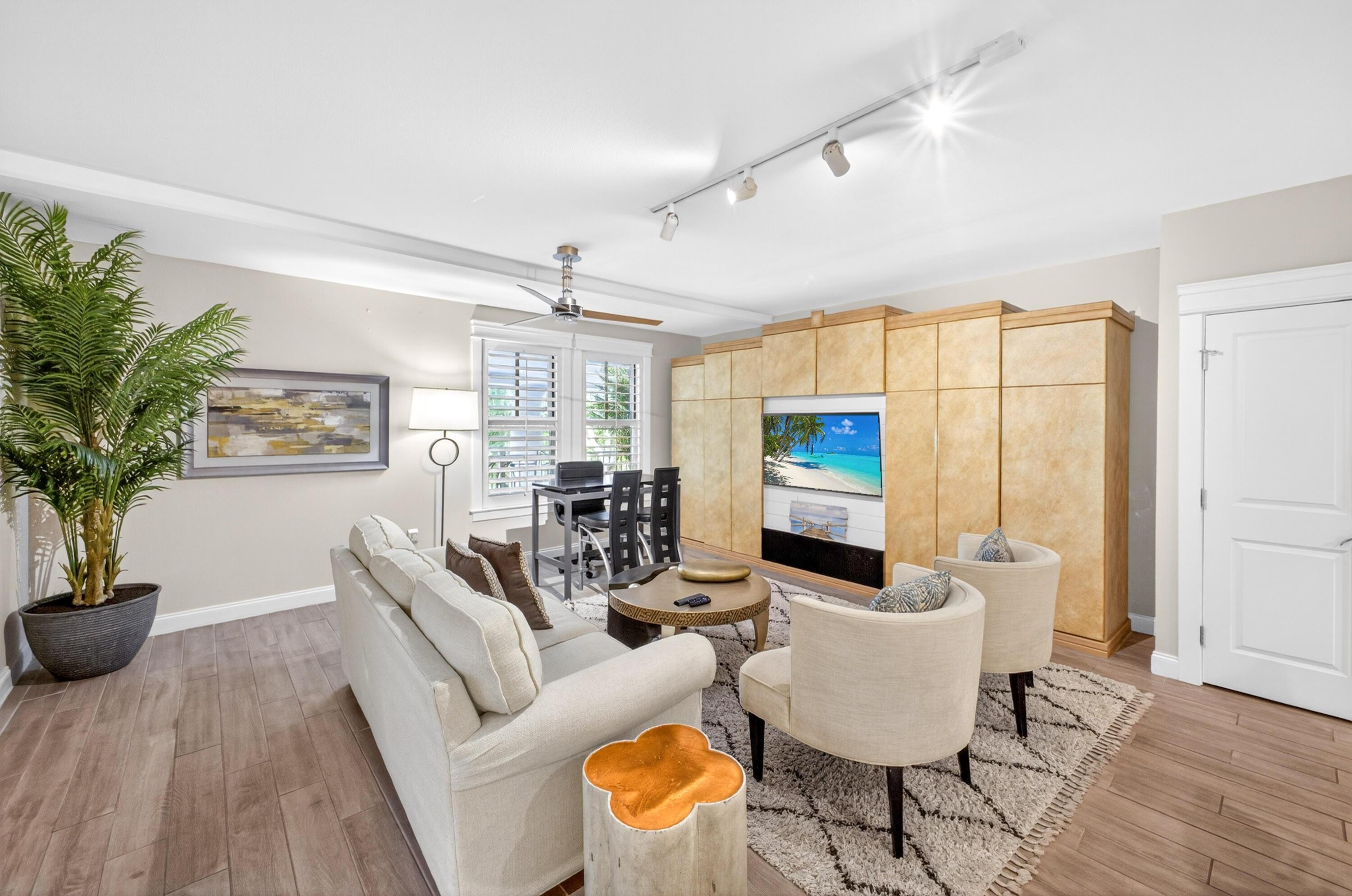 Image 2: Living area