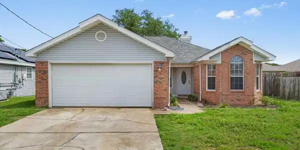 305 W Danielle Court