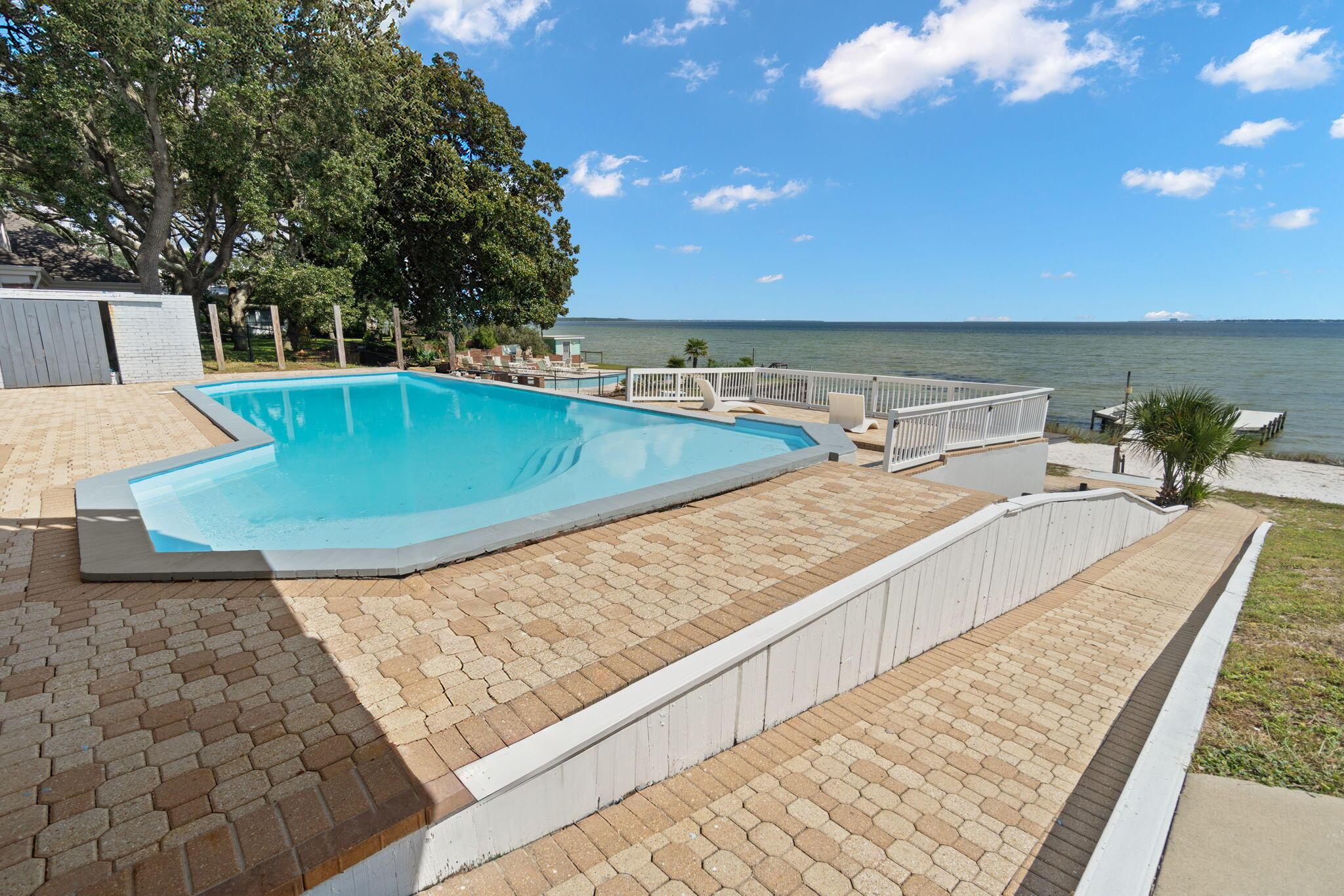 Image 3: 5 Country Club Rd