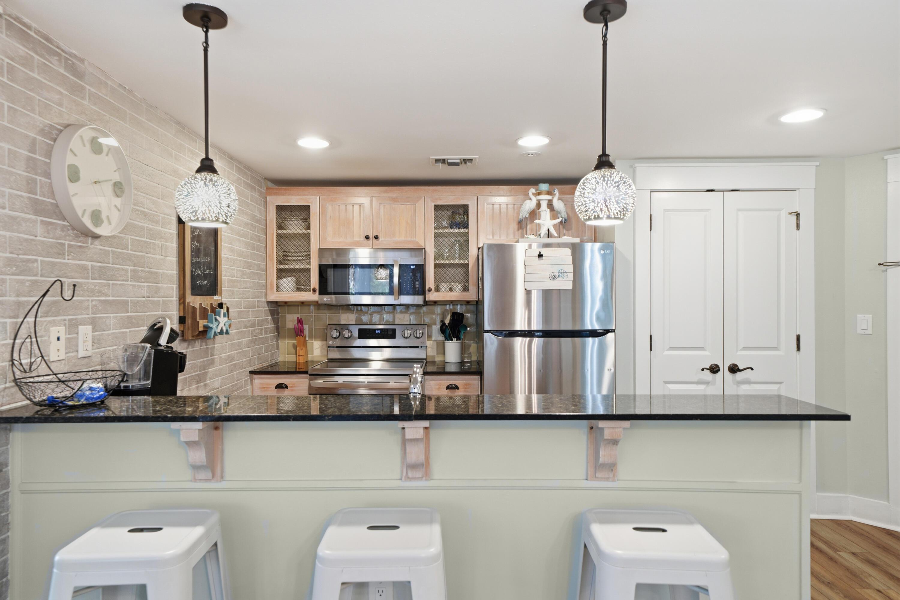 Image 2: Kitchen2