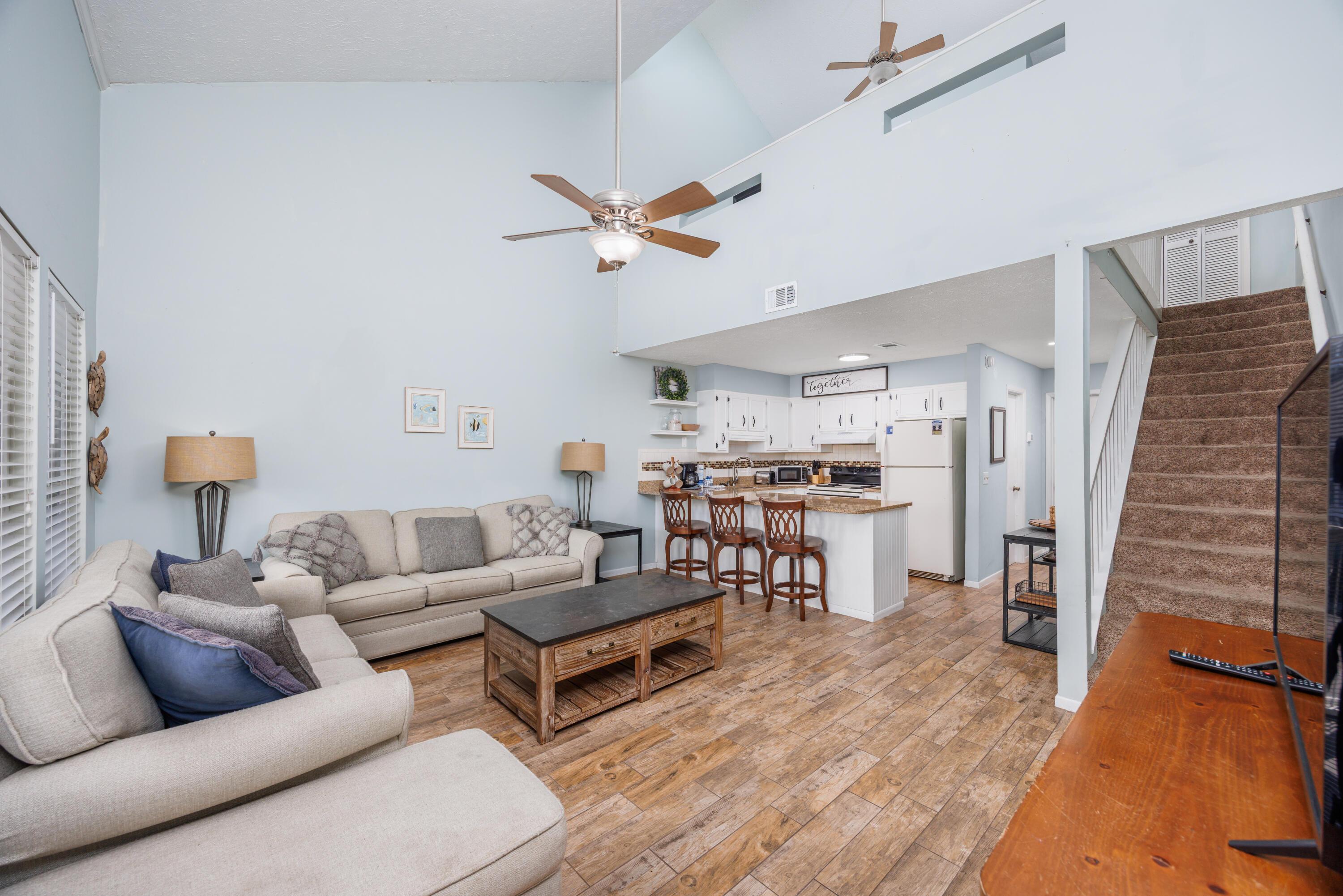 Image 2: 17670 Front Beach rd D8-7