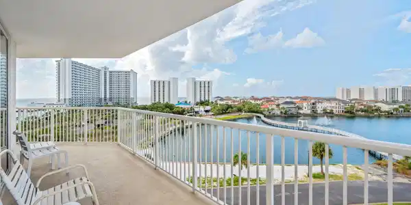 Image 3: Balcony