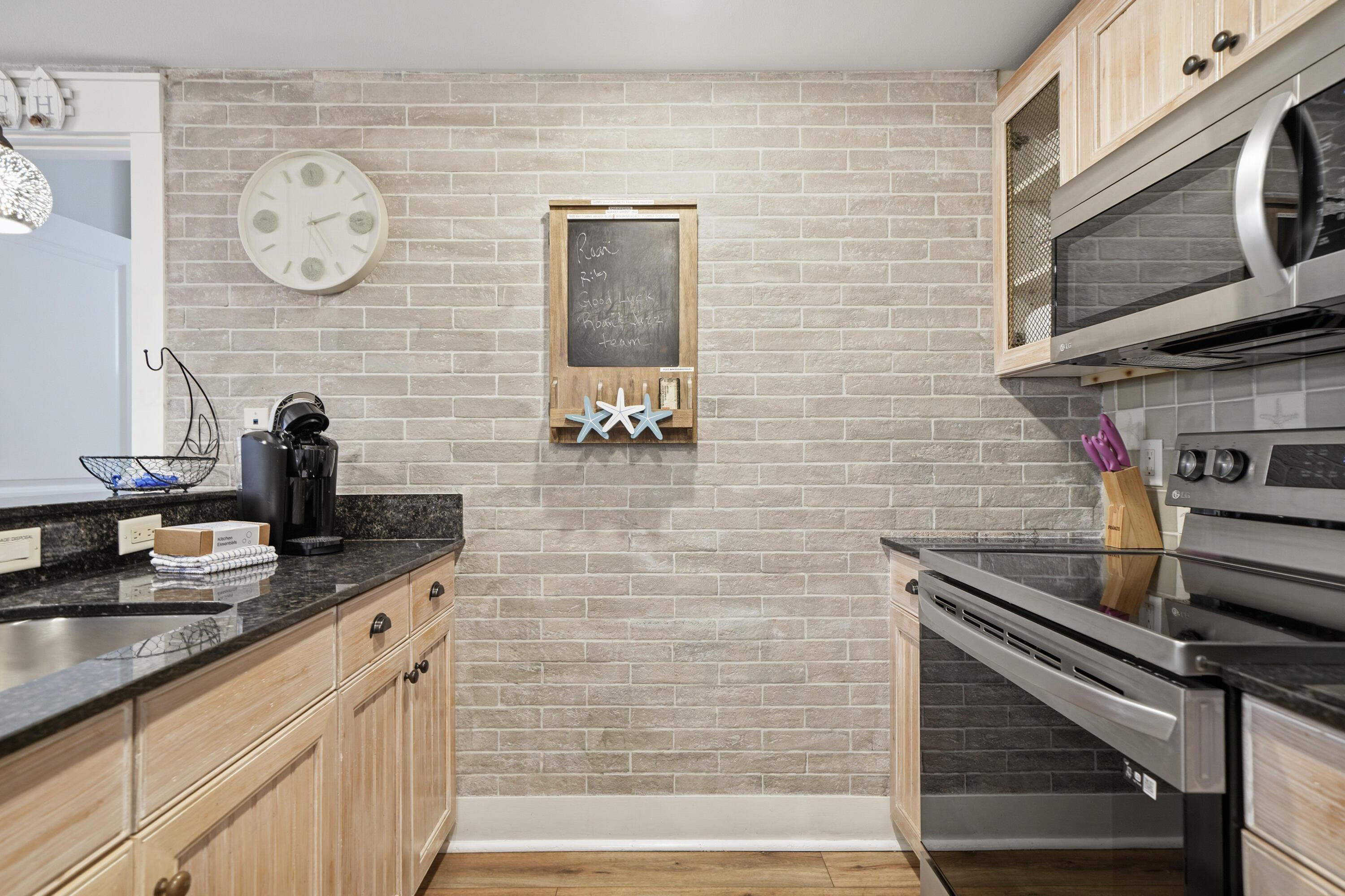 Image 3: Kitchen3