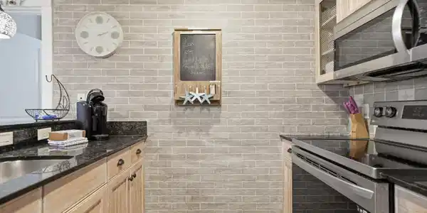 Image 3: Kitchen3
