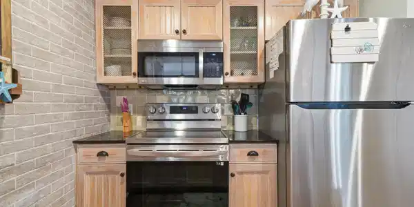 Image 4: Kitchen - stove