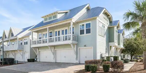 105 York Lane