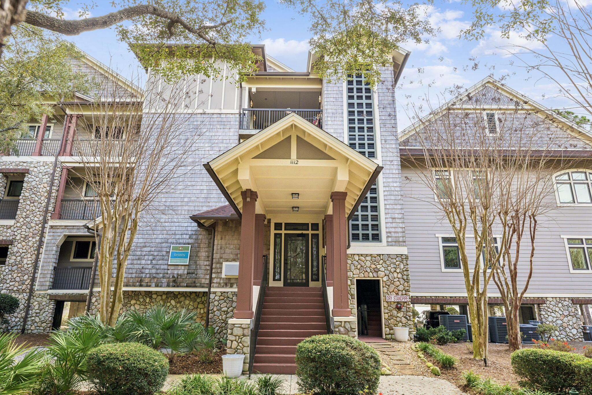 Image 1: Condo entrance