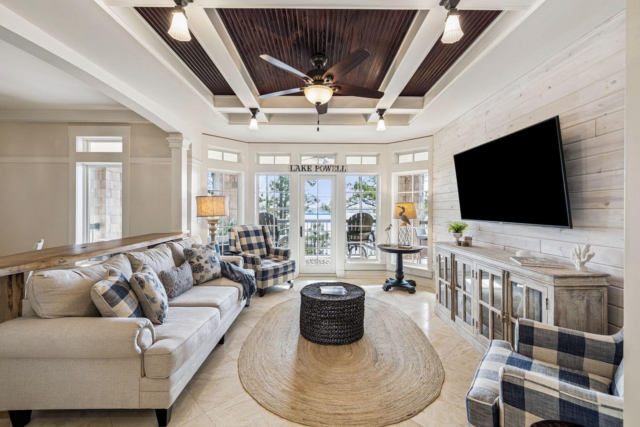 Image 4: Living Room