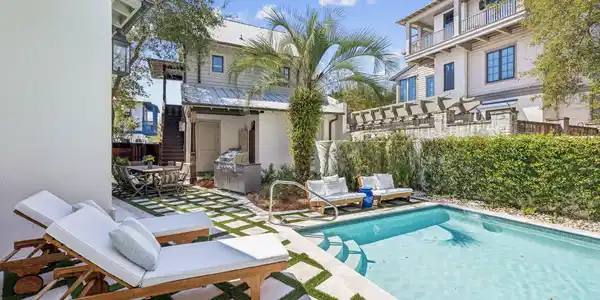 Image 4: Lounge by The Pool