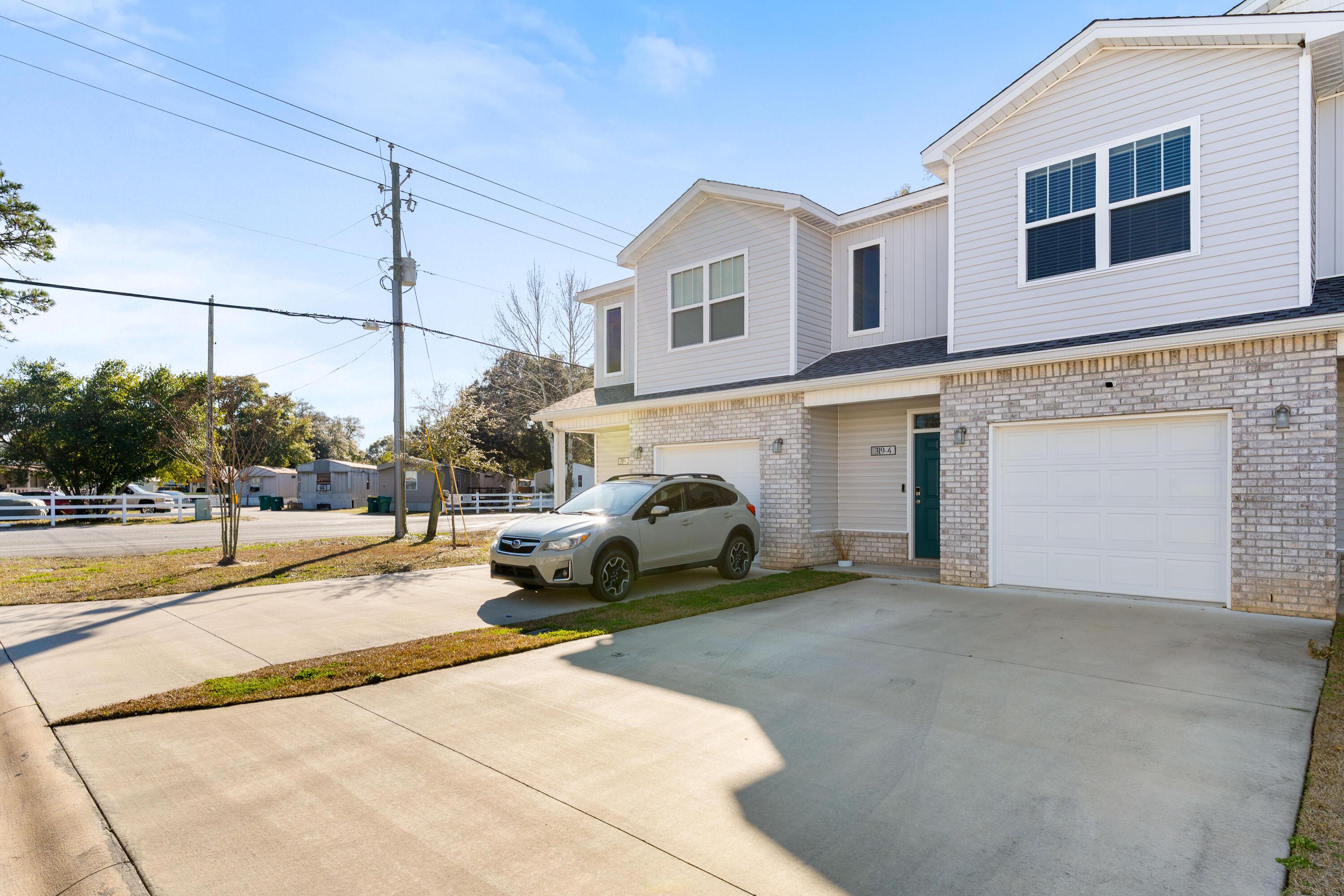 Image 3: 03-Carmel Dr-32