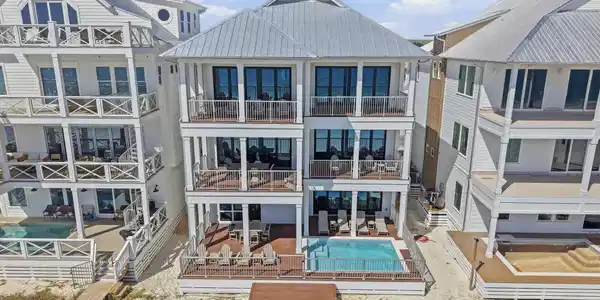 Image 3: 5935 Gulf Drive