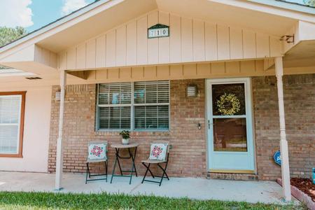 710 Meadow Court