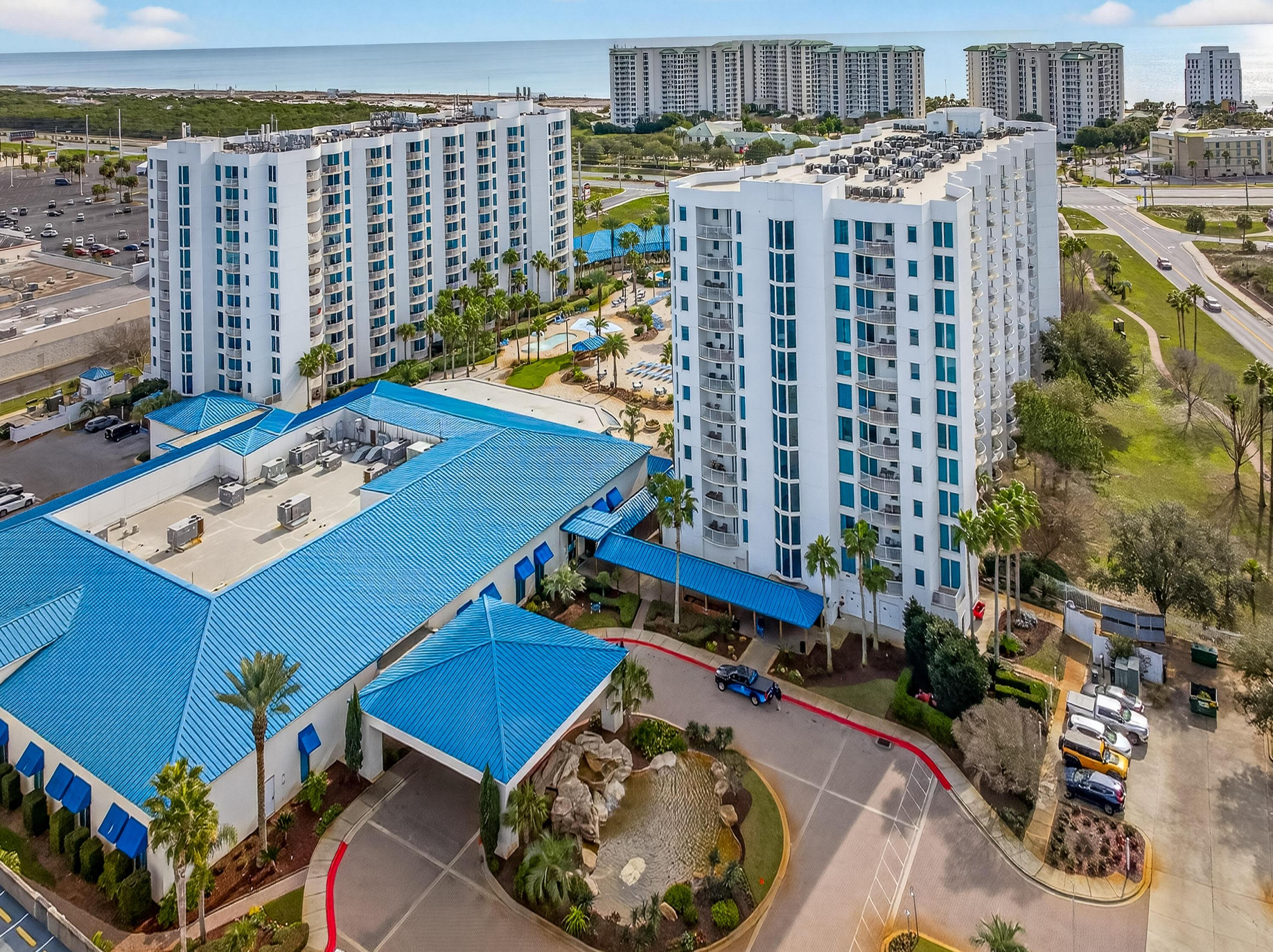 Image 4: THE PALMS OF DESTIN