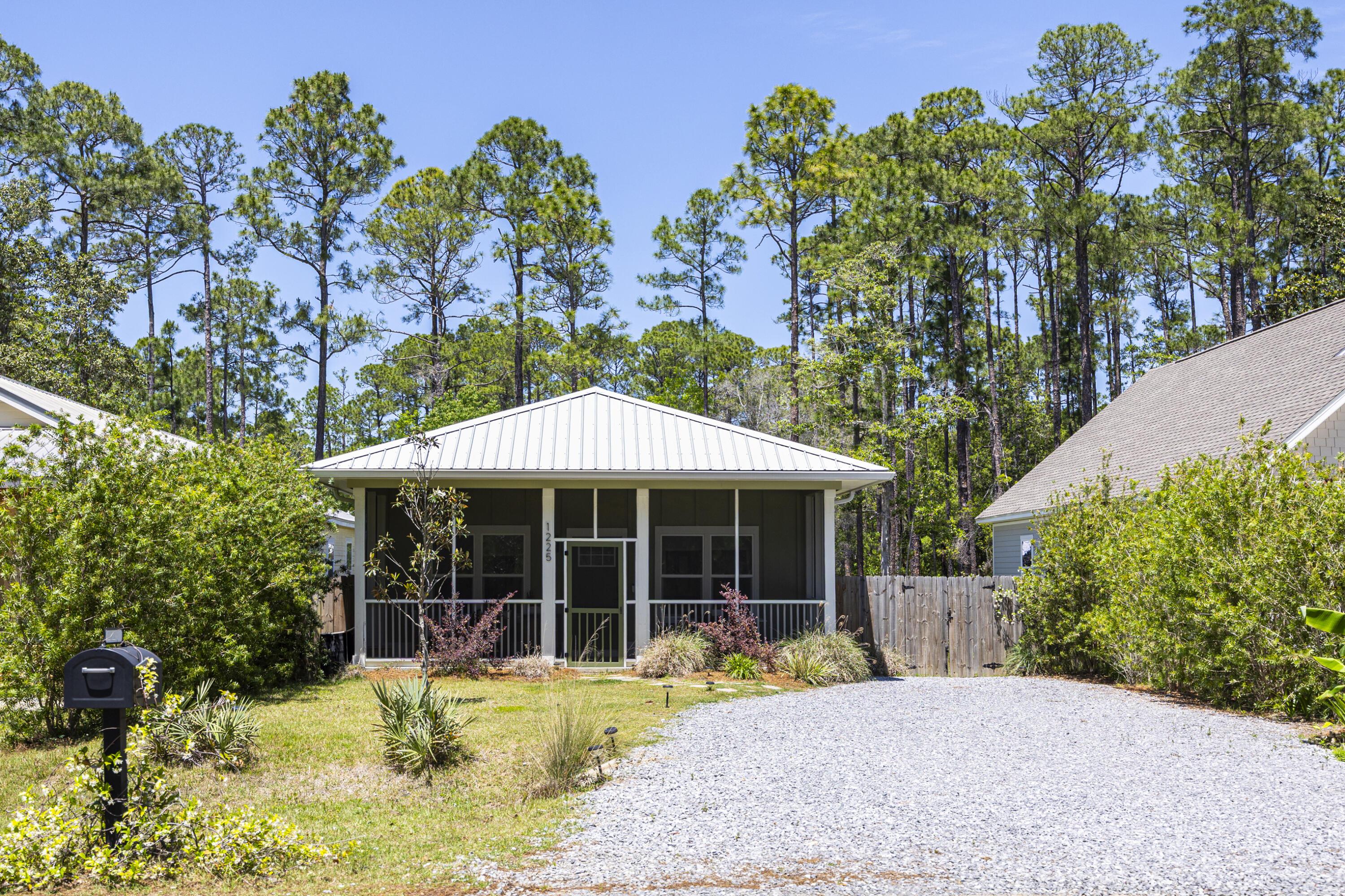 Image 4: Exterior