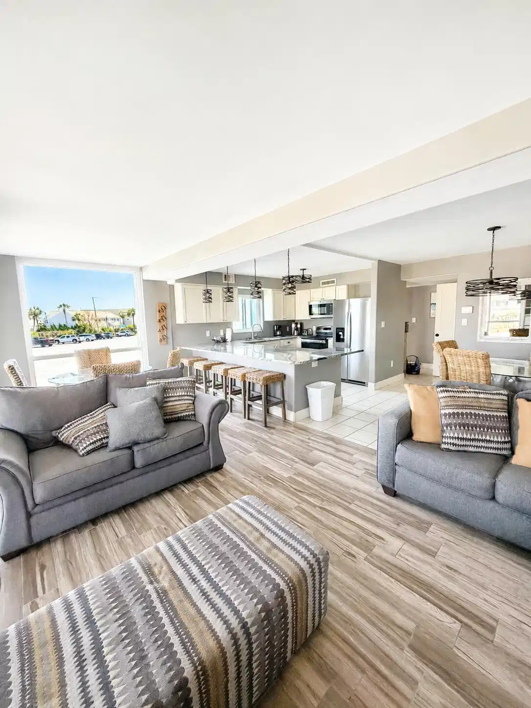 Image 1: Open Floor Plan