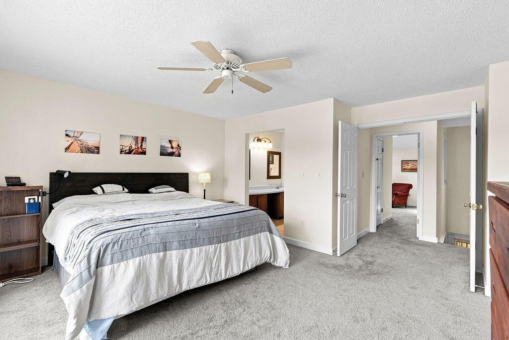 Image 4: 204SouthlakeCt-12