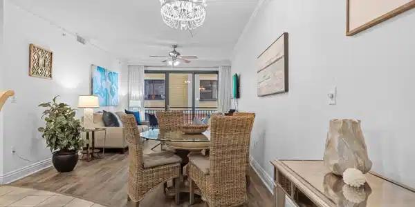 10 Harbor Boulevard