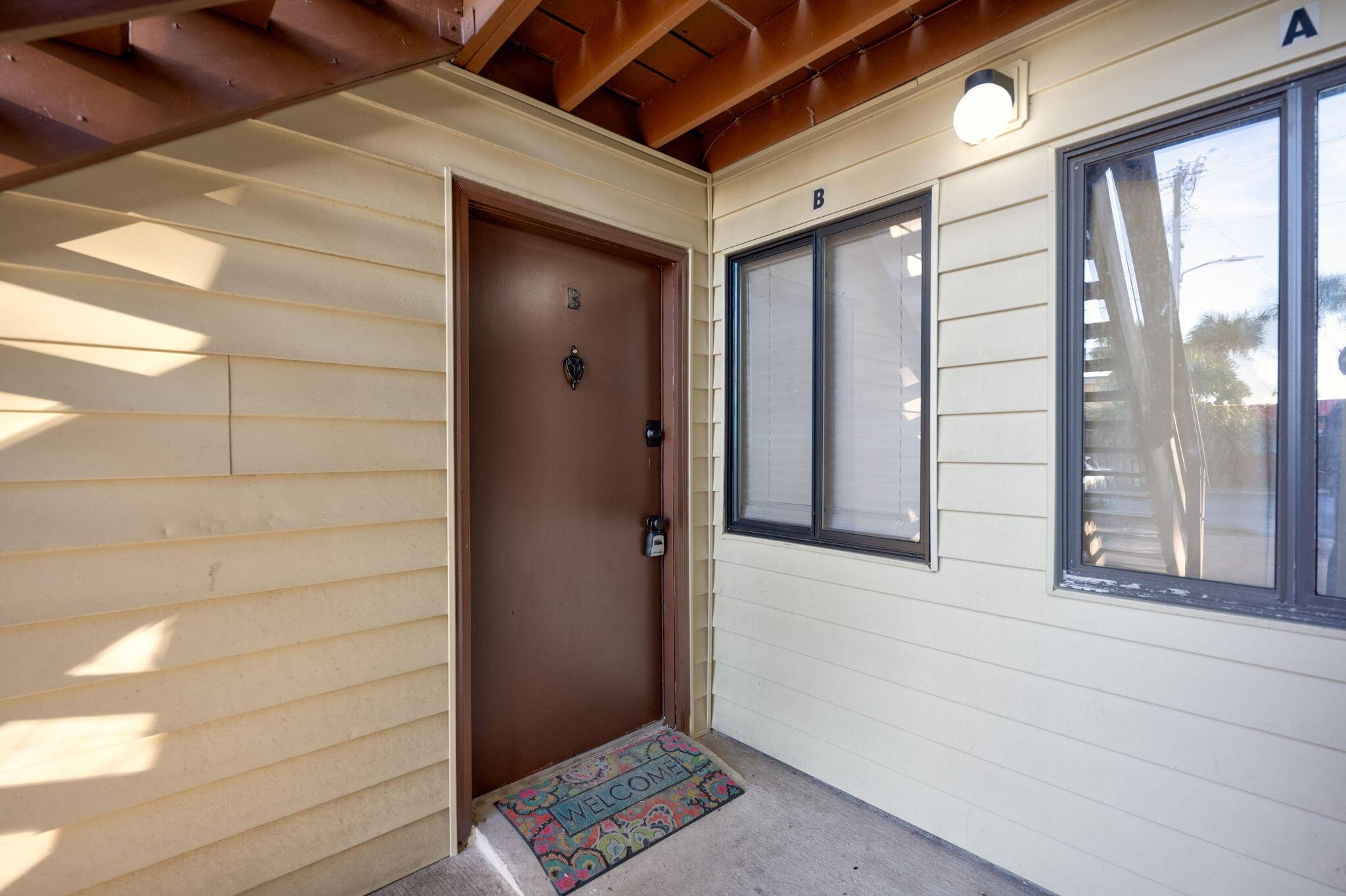 Image 4: Porch