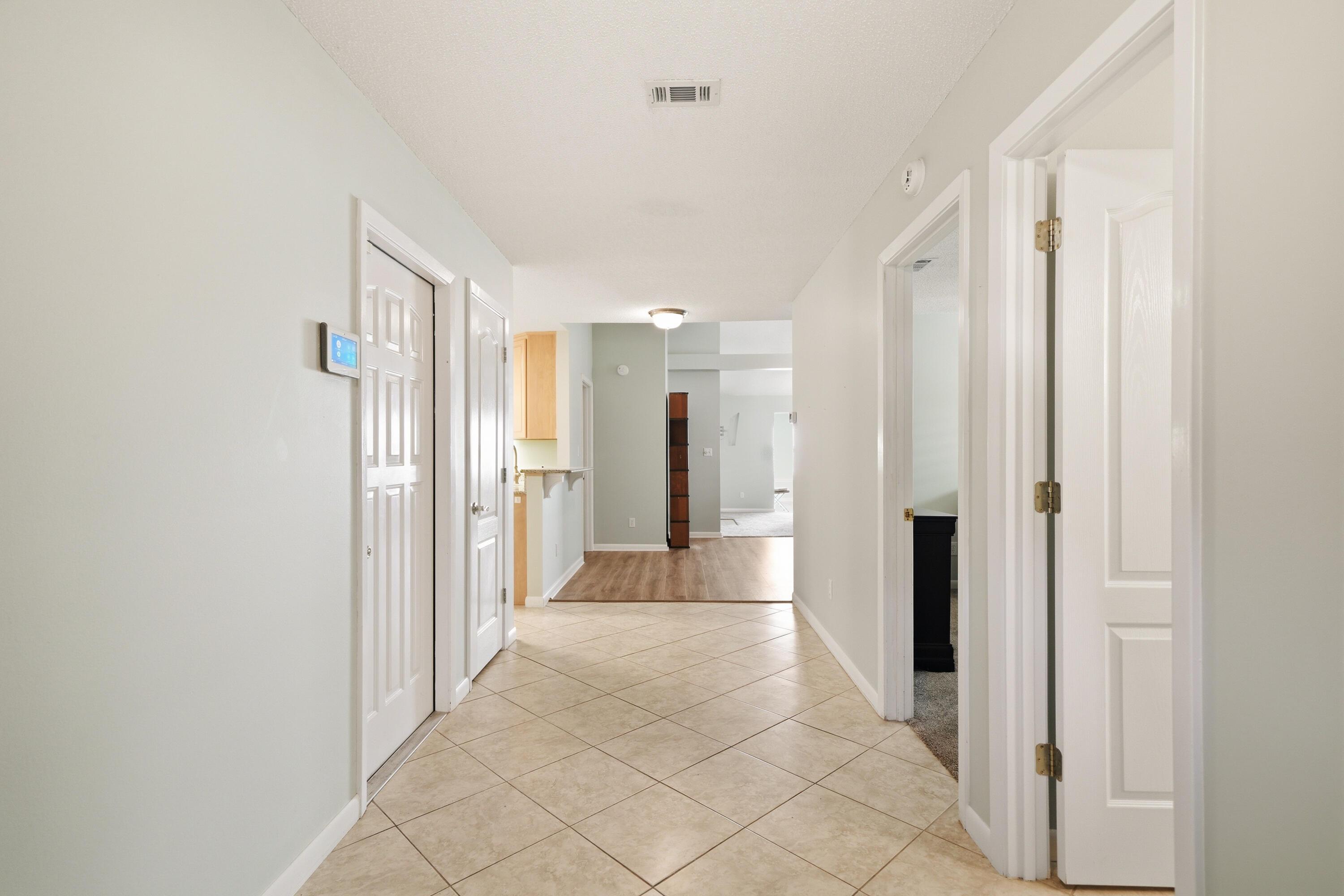 Image 3: Foyer