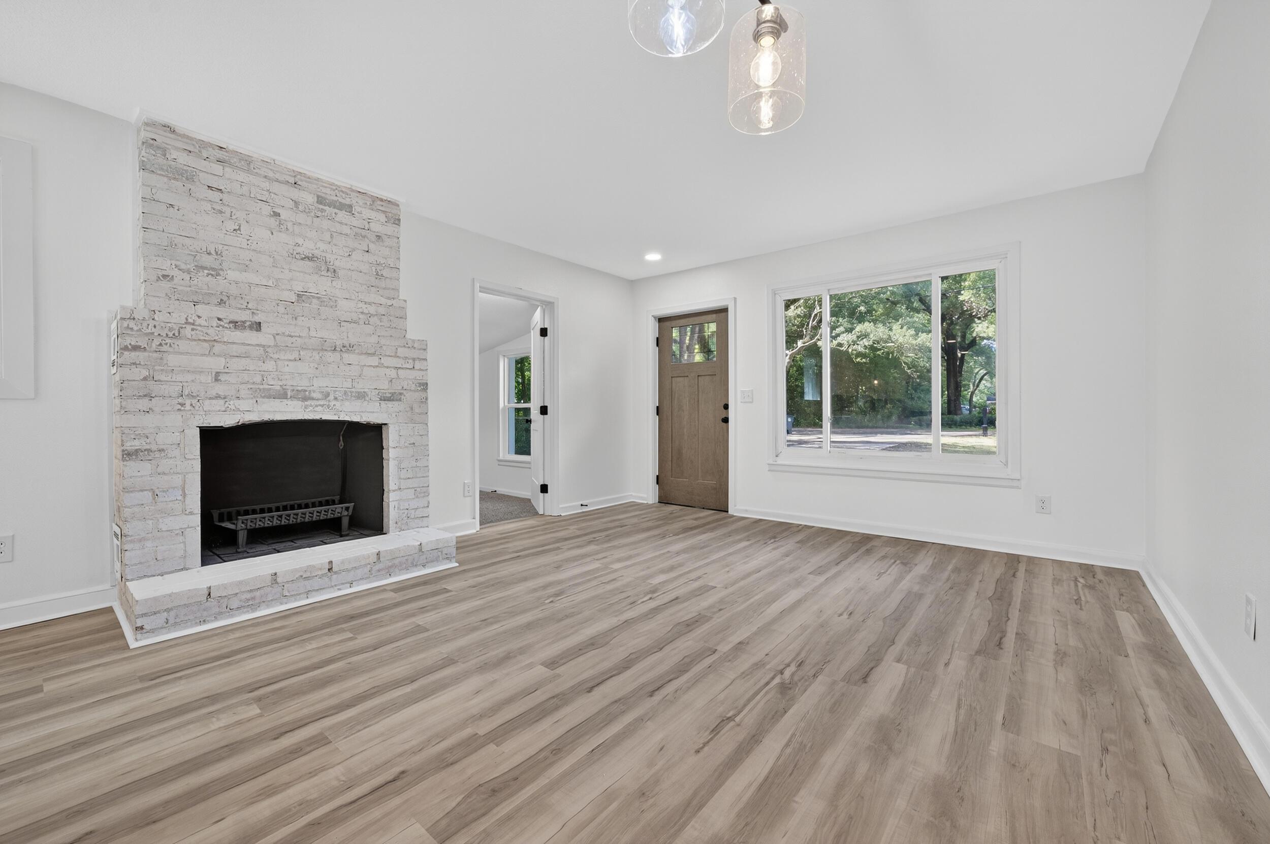 Image 4: 220 edge ave-valparaiso-4