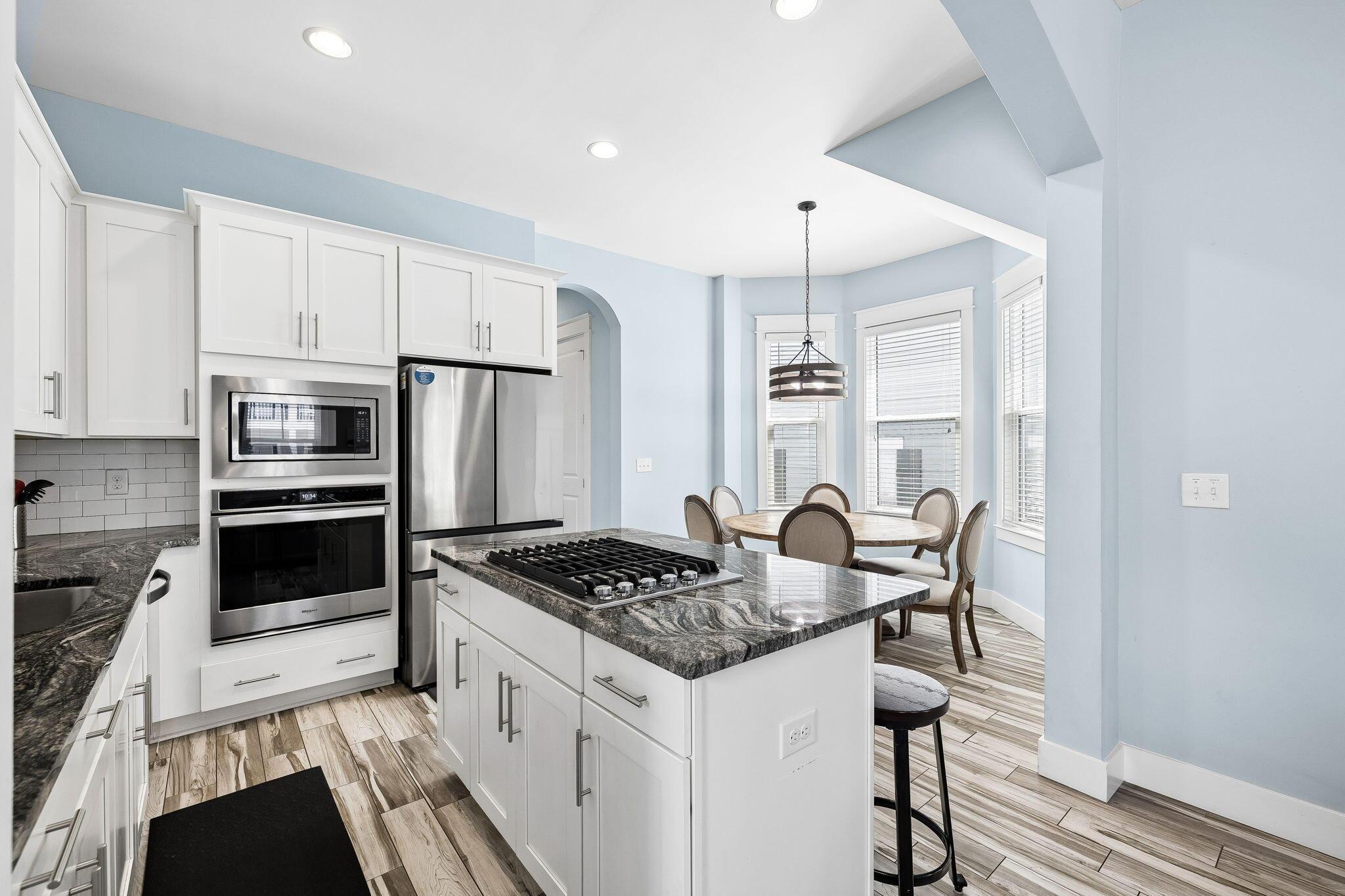 Image 3: Kitchen