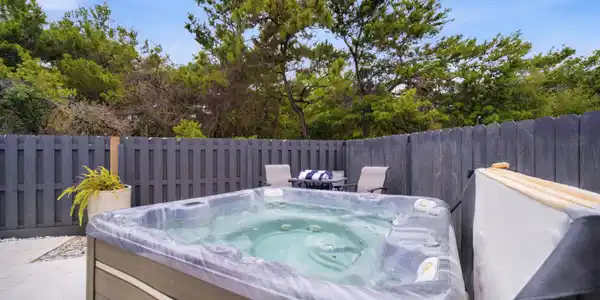 Image 2: Hot Tub