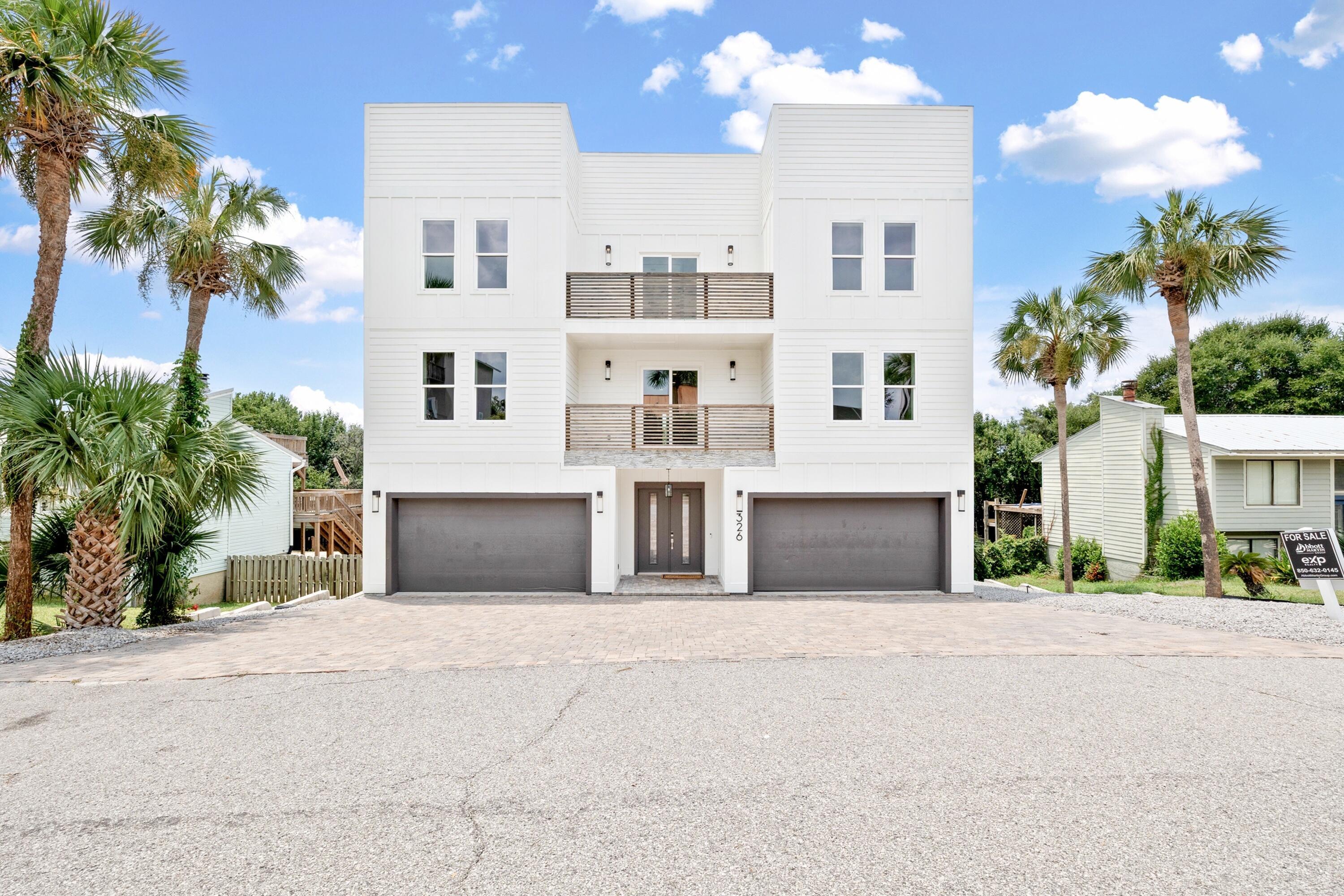 Image 3: Exterior-Driveway-Entry-326-Summit-Desti