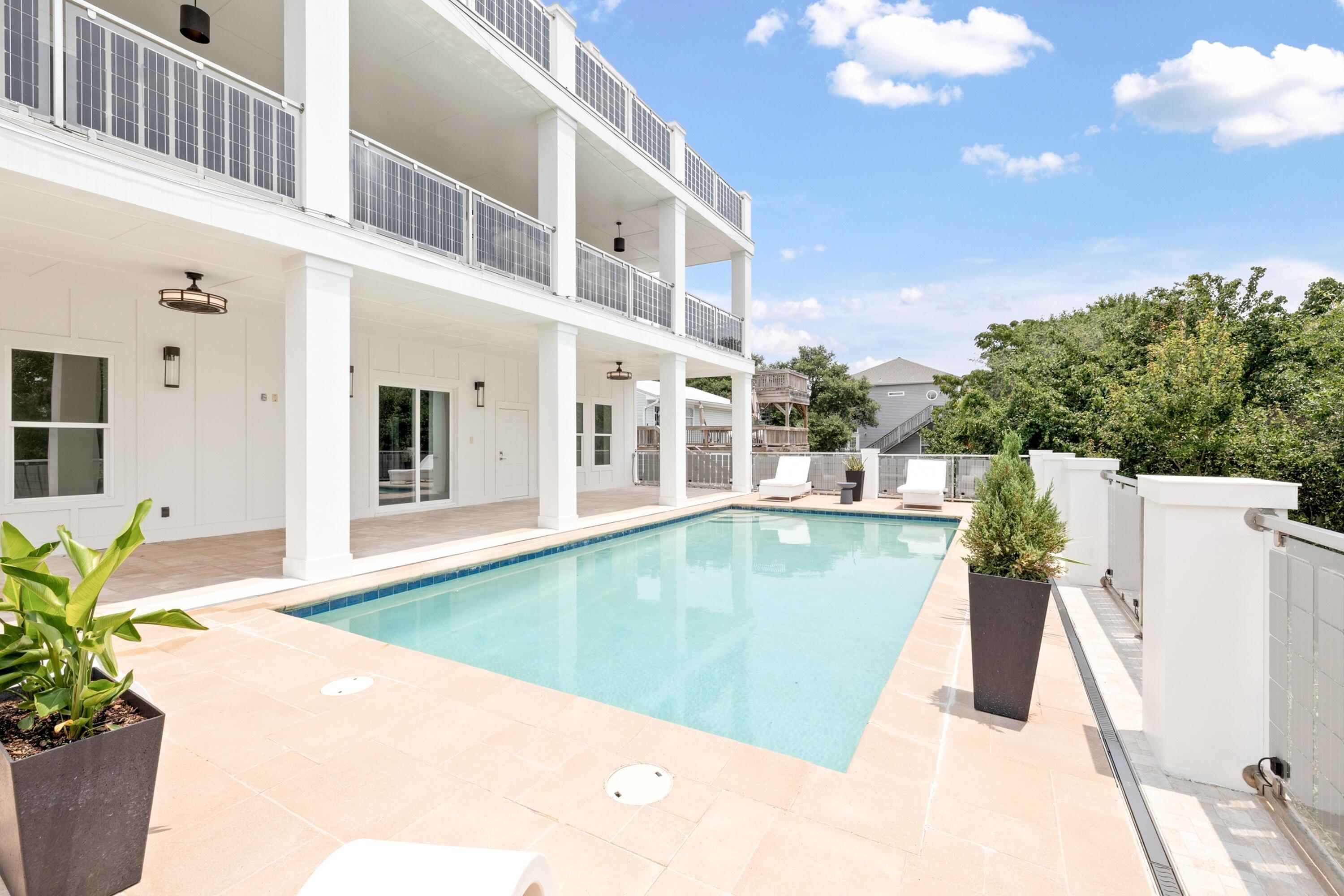 Image 4: Pool-Sunset-Entertainment-Ambiance-326-S