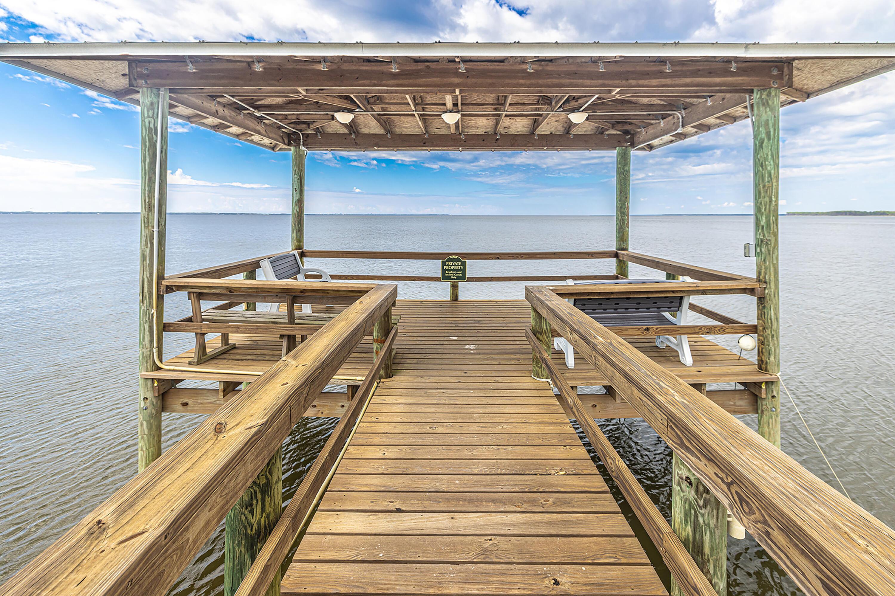 Image 2: Community dock2