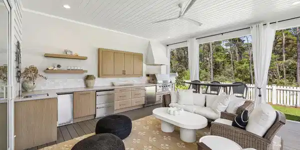 113 E Pollard Cove