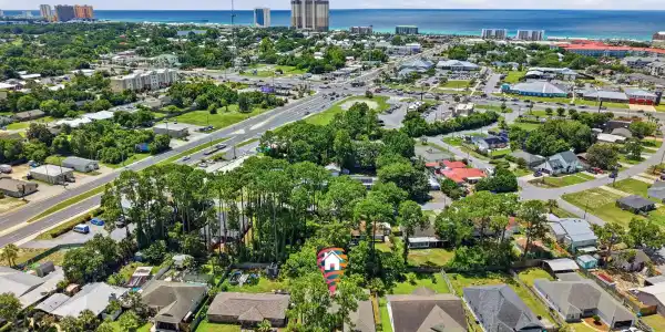 208 Palm Circle