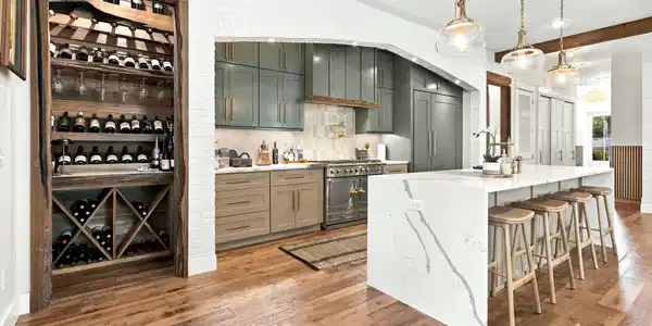 Image 2: Kitchen