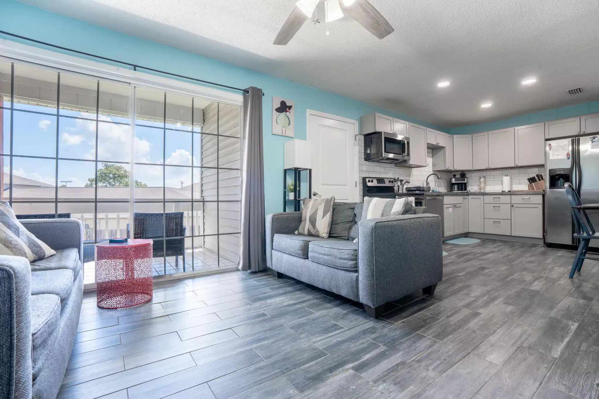Image 1: Living room
