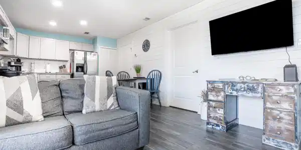 Image 2: Living room