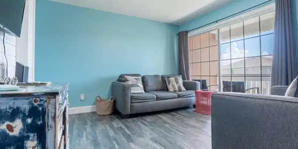 Image 3: Living room