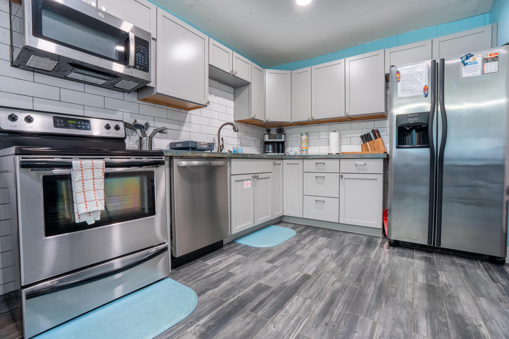 Image 4: Kitchen